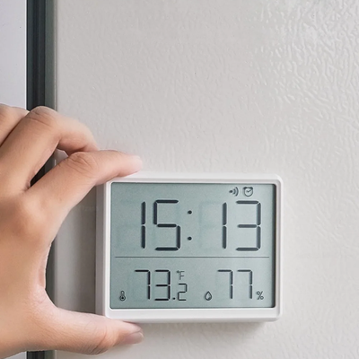 Digital Wall Clock with Temperature and Humidity